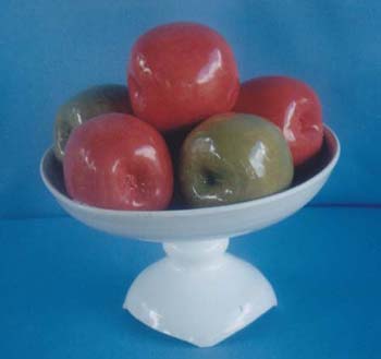 Apples in White Comport